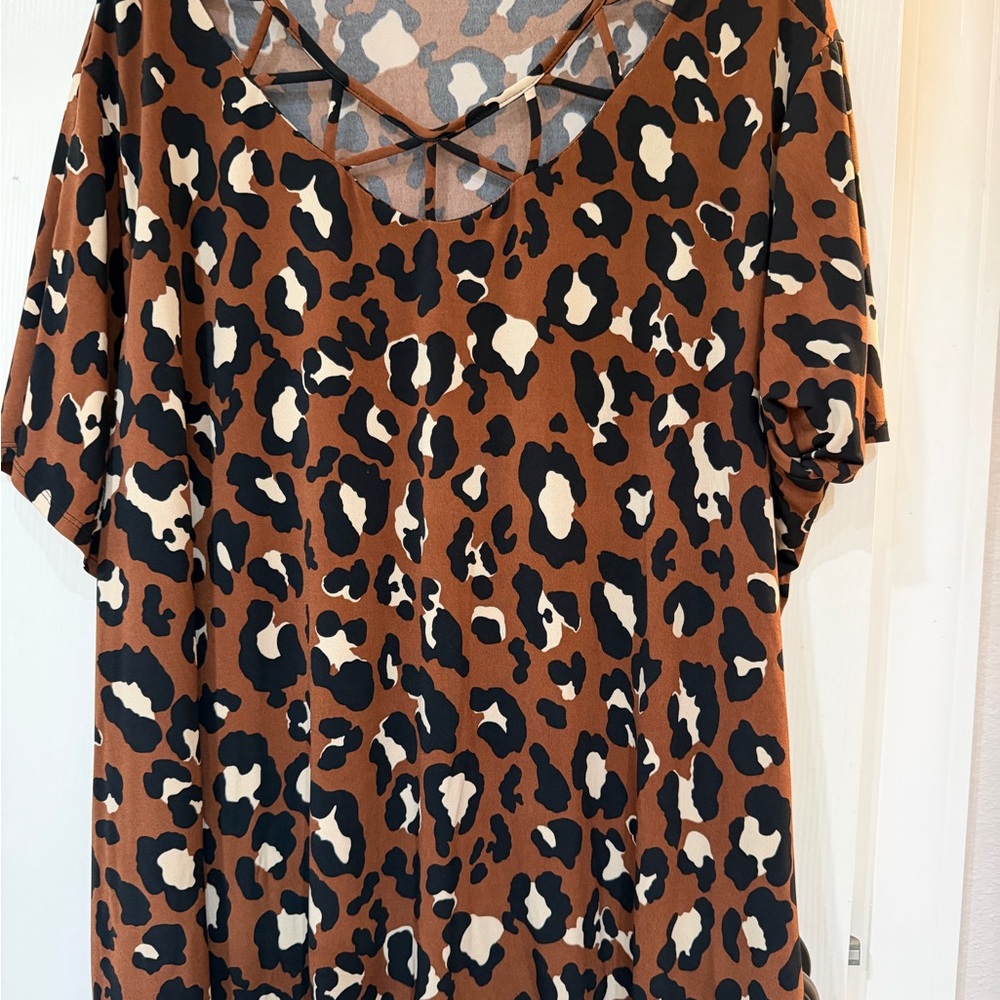 Wild Leopard Print Short Sleeve Top